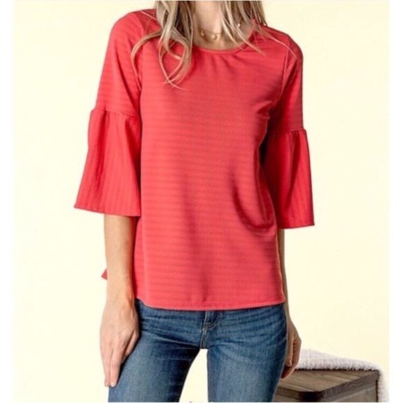Bell Sleeve Textured Blouse M-L - Picture 8 of 8